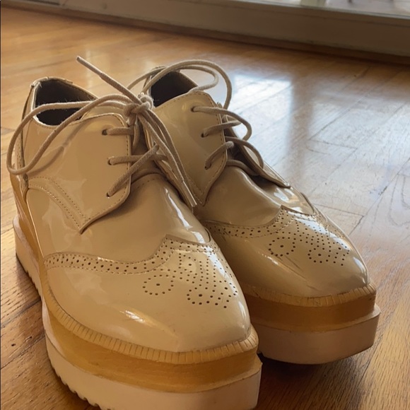 White vegan leather platform durbie shoes - Picture 2 of 4